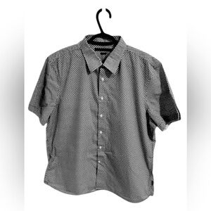 Perry Ellis Short Sleeve 

XL Slim ( Fits more like Large)